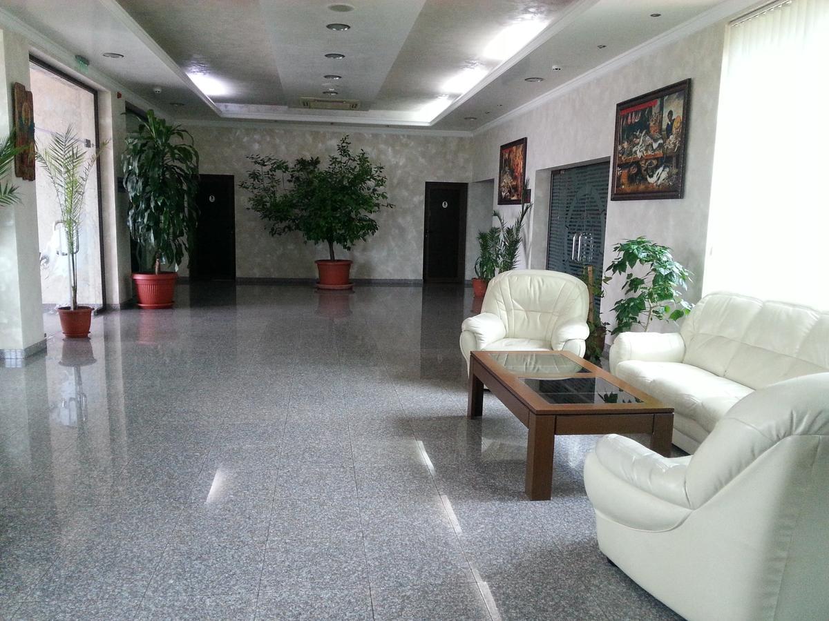 Hotel Sveti Nikola Sliven エクステリア 写真